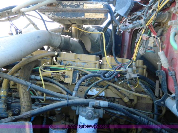 image for item G7505 1992 Ford LTLS9000 semi truck