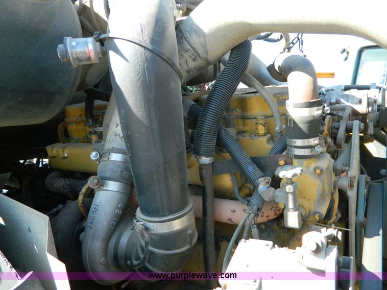 image for item G7505 1992 Ford LTLS9000 semi truck