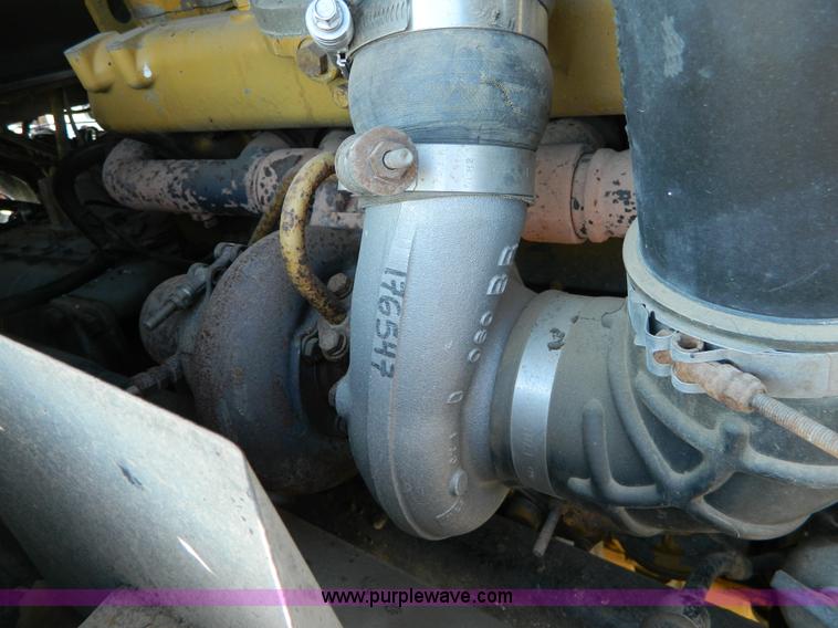 image for item G7505 1992 Ford LTLS9000 semi truck