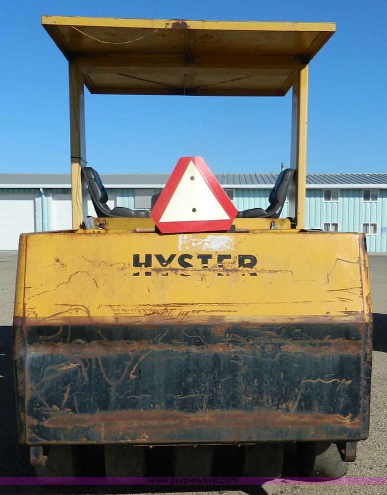 image for item G7506 Hyster C530A pneumatic roller