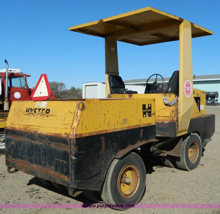 image for item G7506 Hyster C530A pneumatic roller