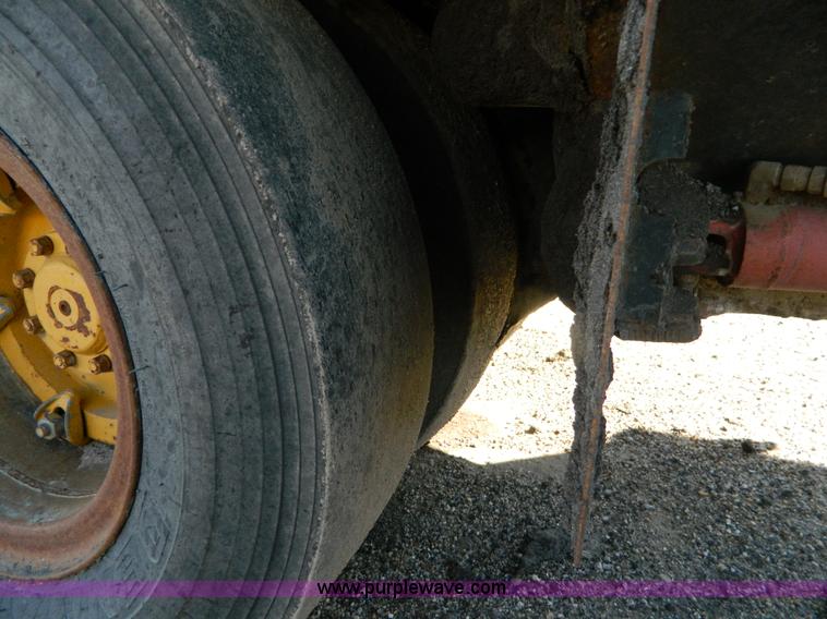 image for item G7506 Hyster C530A pneumatic roller