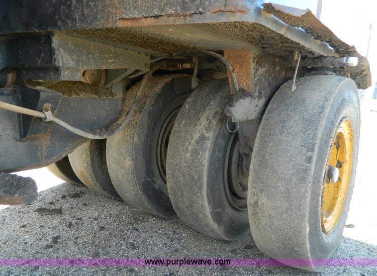 image for item G7506 Hyster C530A pneumatic roller