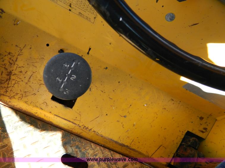 image for item G7506 Hyster C530A pneumatic roller