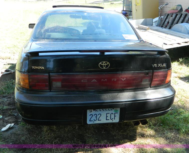 image for item G7525 1993 Toyota Camry XLE