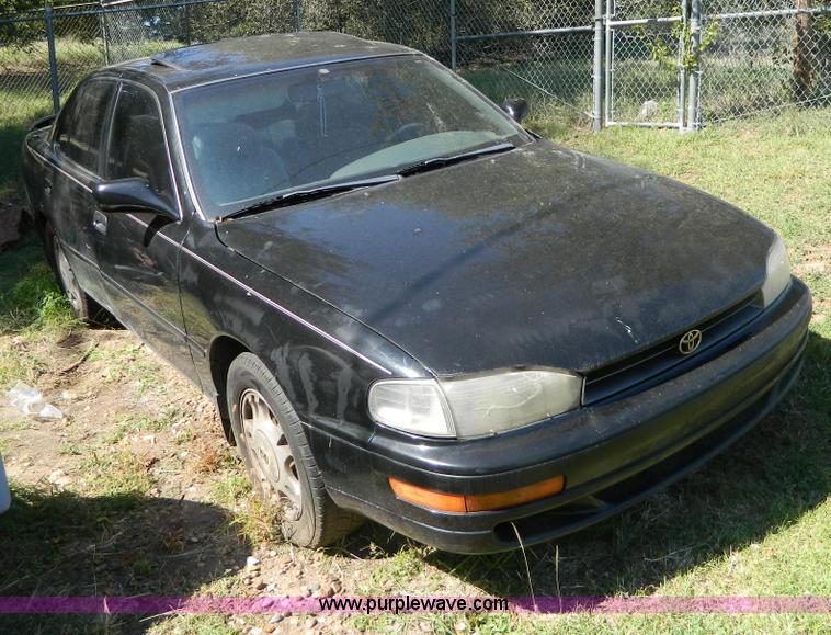image for item G7525 1993 Toyota Camry XLE