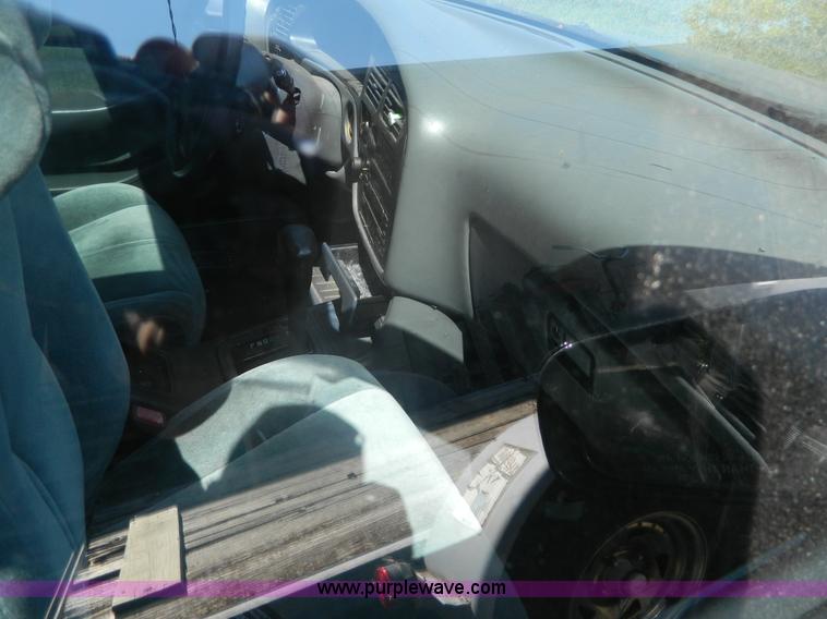 image for item G7525 1993 Toyota Camry XLE