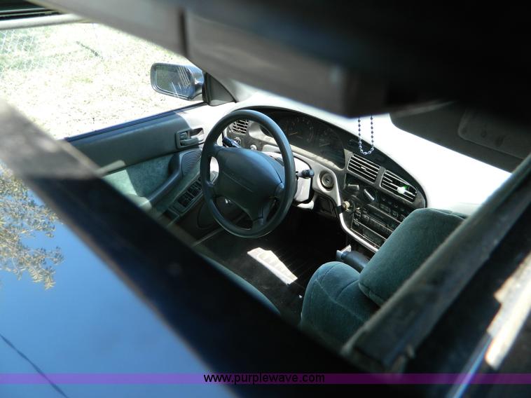 image for item G7525 1993 Toyota Camry XLE