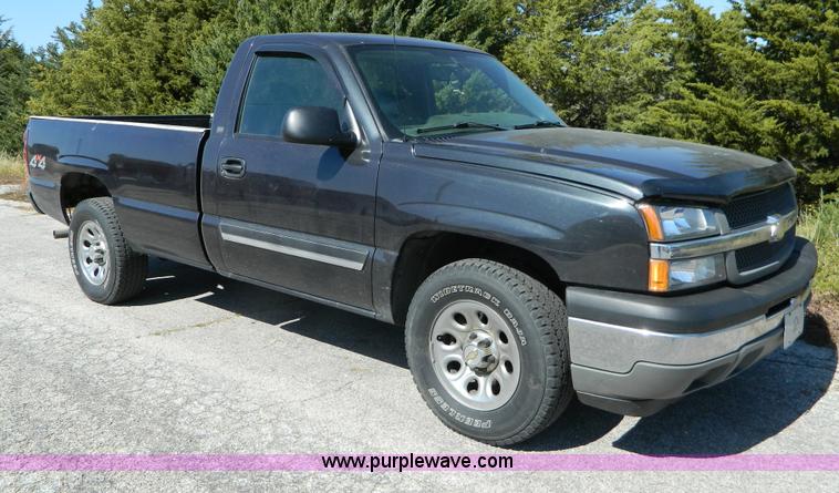 image for item G7526 2005 Chevrolet Silverado K1500 pickup truck