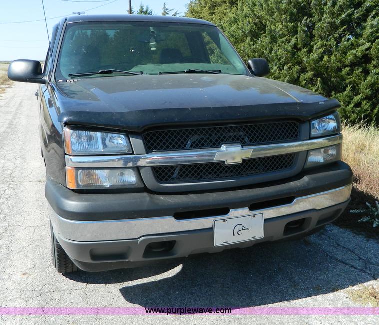 image for item G7526 2005 Chevrolet Silverado K1500 pickup truck