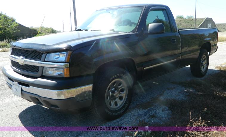 image for item G7526 2005 Chevrolet Silverado K1500 pickup truck