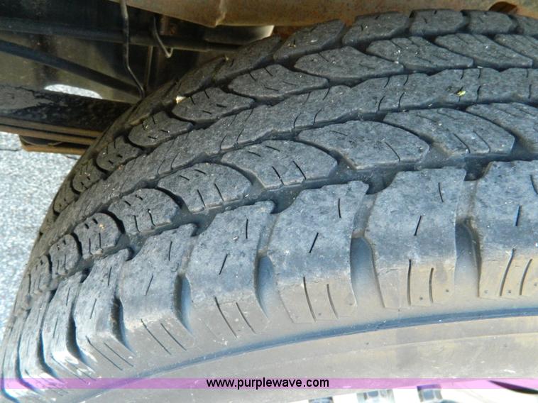 image for item G7526 2005 Chevrolet Silverado K1500 pickup truck