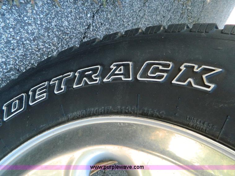 image for item G7526 2005 Chevrolet Silverado K1500 pickup truck