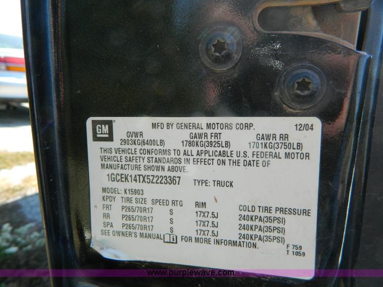 image for item G7526 2005 Chevrolet Silverado K1500 pickup truck