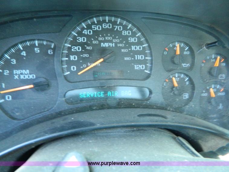 image for item G7526 2005 Chevrolet Silverado K1500 pickup truck