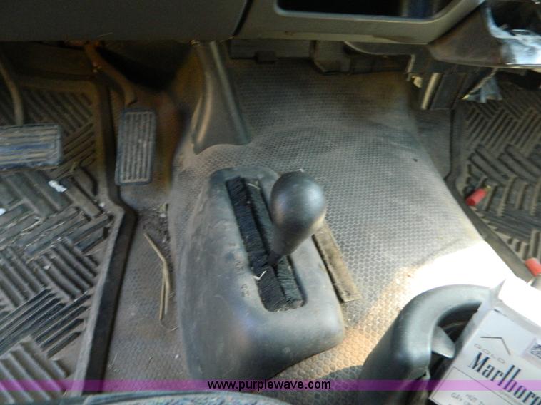 image for item G7526 2005 Chevrolet Silverado K1500 pickup truck