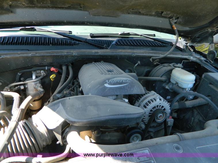 image for item G7526 2005 Chevrolet Silverado K1500 pickup truck