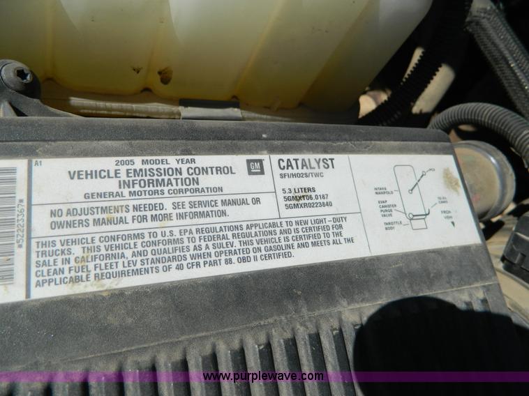 image for item G7526 2005 Chevrolet Silverado K1500 pickup truck