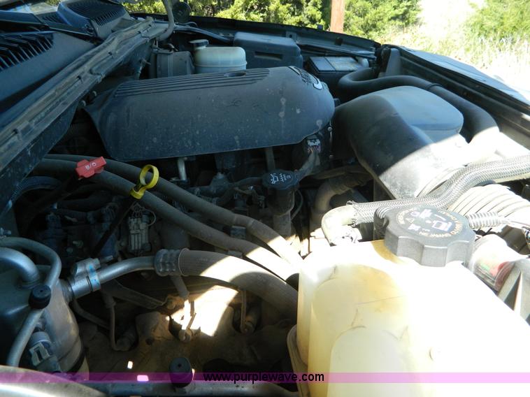 image for item G7526 2005 Chevrolet Silverado K1500 pickup truck