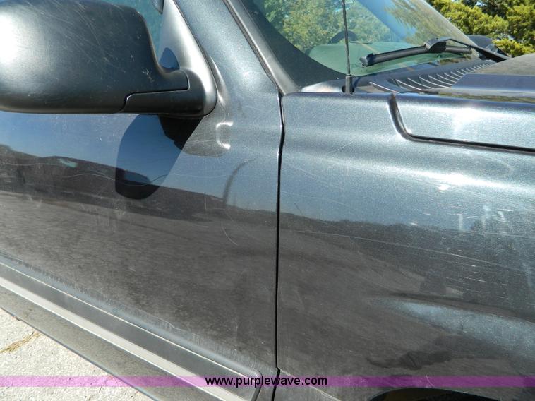 image for item G7526 2005 Chevrolet Silverado K1500 pickup truck