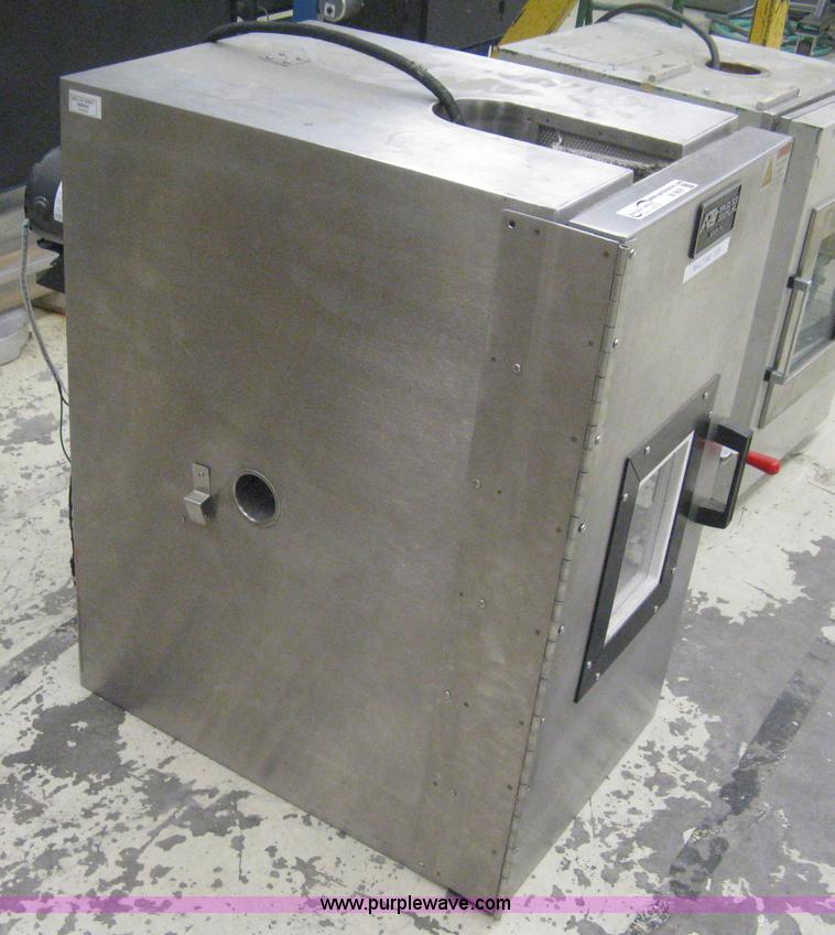 image for item M9091 (2) Environmental test chambers