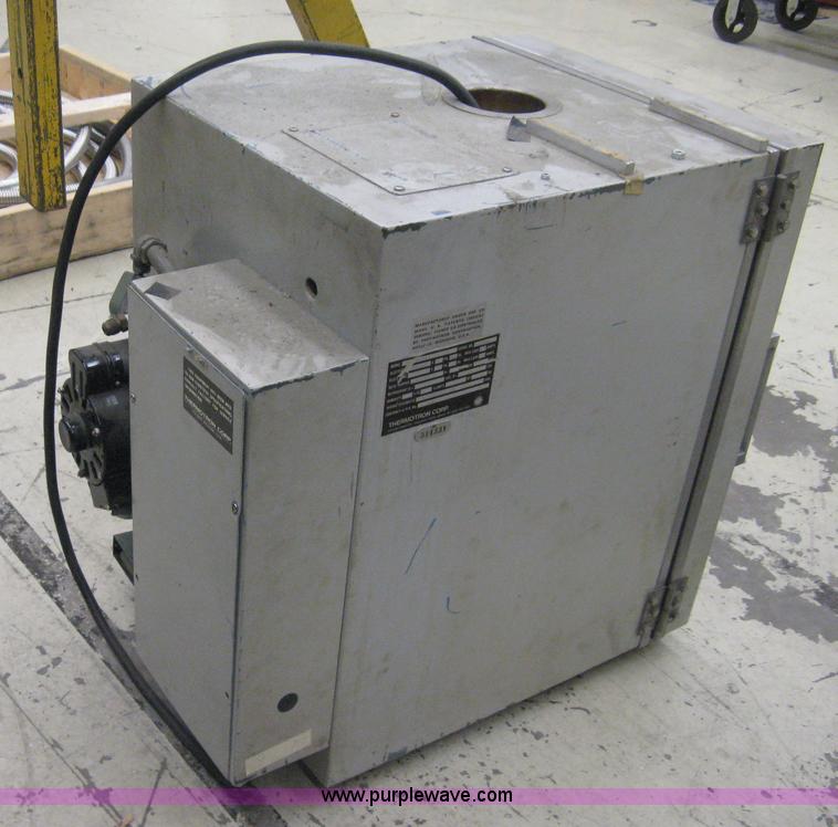 image for item M9091 (2) Environmental test chambers