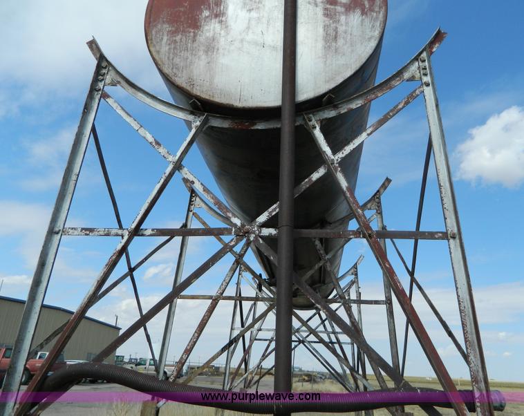 image for item S9025 Bulk oil storage tank and stand
