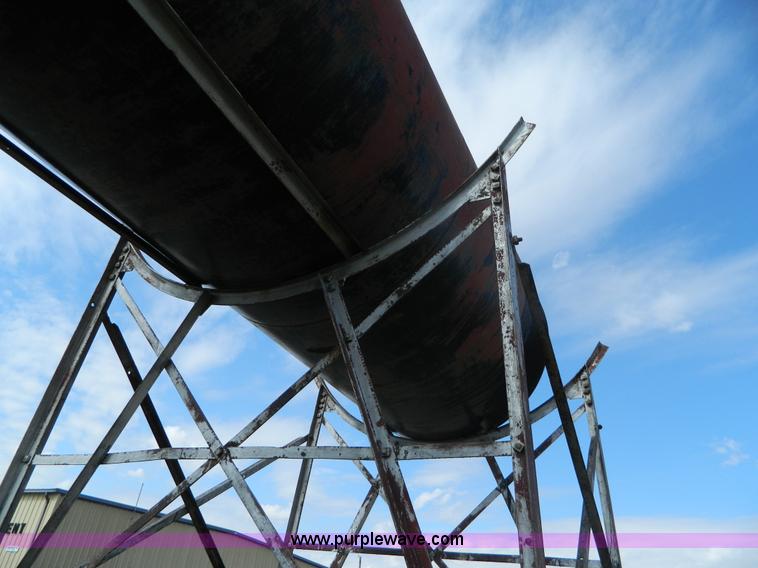 image for item S9025 Bulk oil storage tank and stand