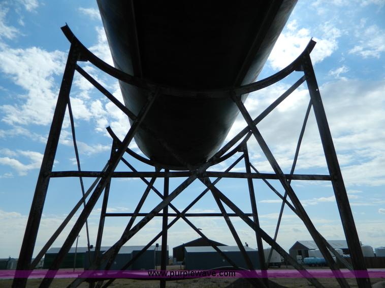 image for item S9025 Bulk oil storage tank and stand