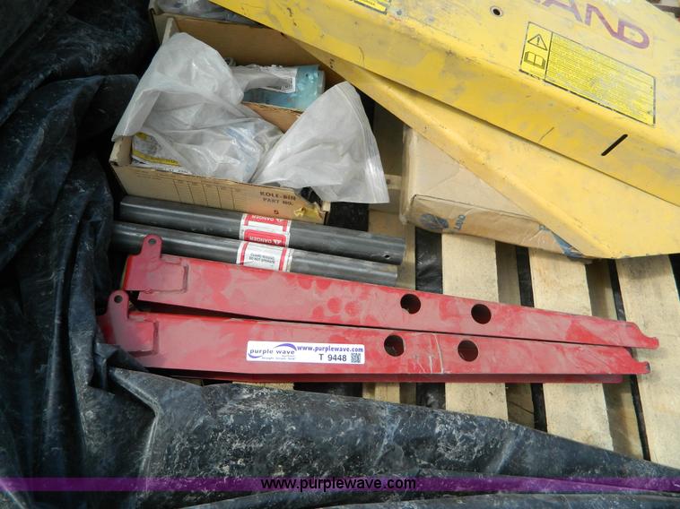 image for item T9448 Assortment of mower parts