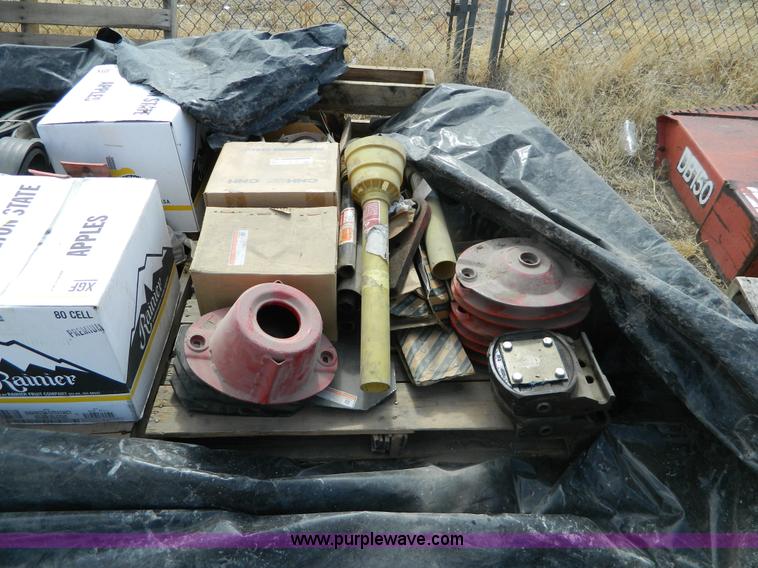 image for item T9448 Assortment of mower parts