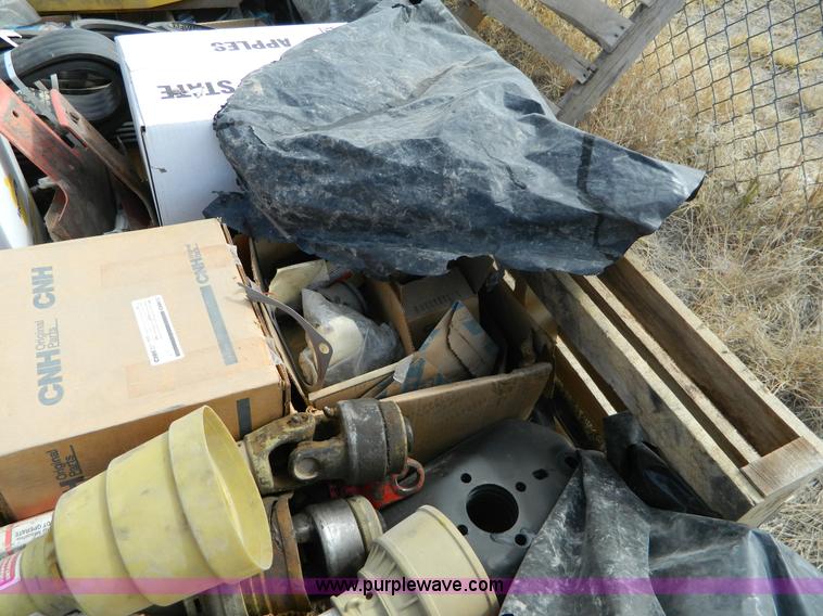 image for item T9448 Assortment of mower parts