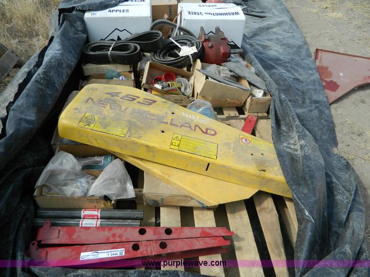 image for item T9448 Assortment of mower parts