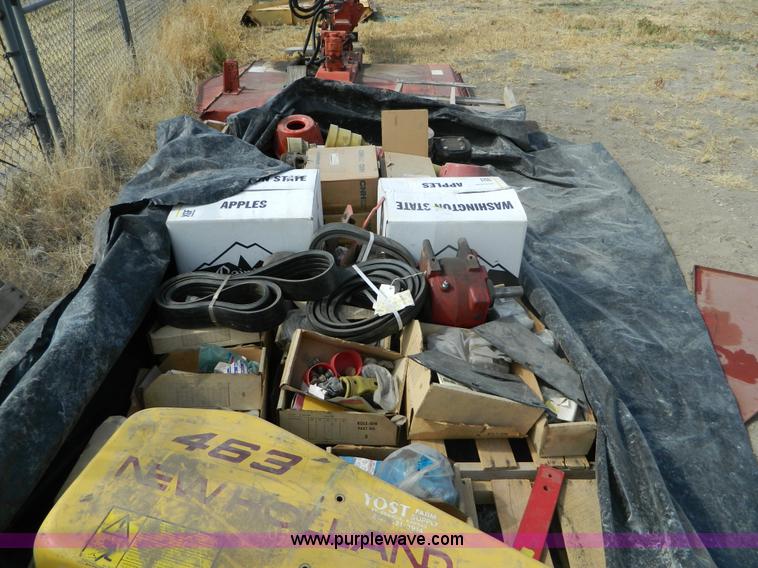 image for item T9448 Assortment of mower parts