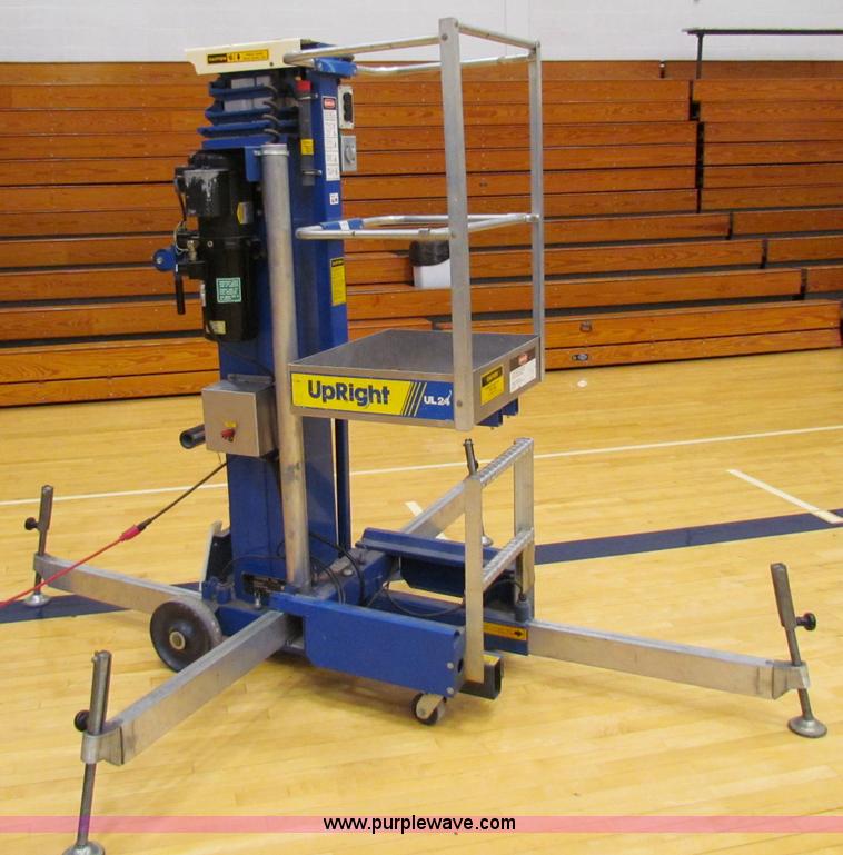 image for item V9312 Upright man lift