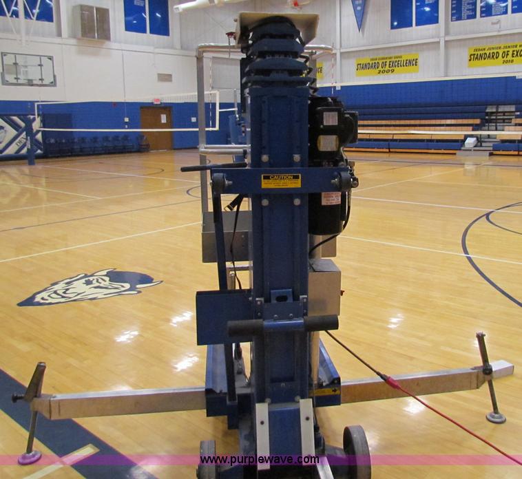 image for item V9312 Upright man lift