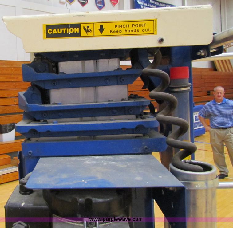 image for item V9312 Upright man lift