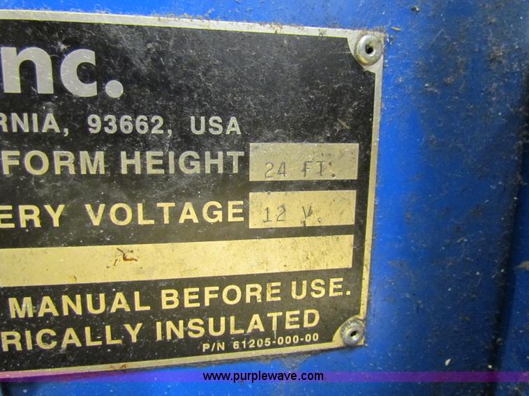 image for item V9312 Upright man lift