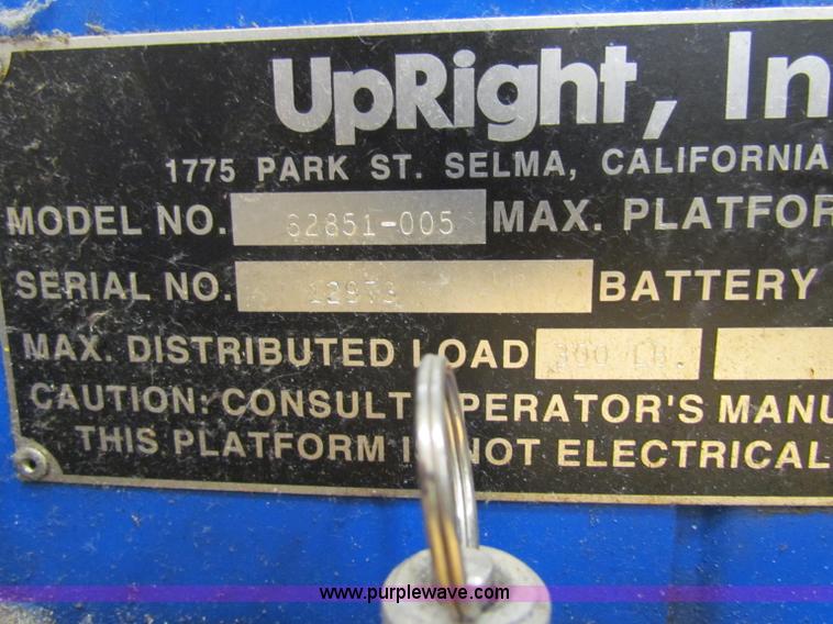 image for item V9312 Upright man lift