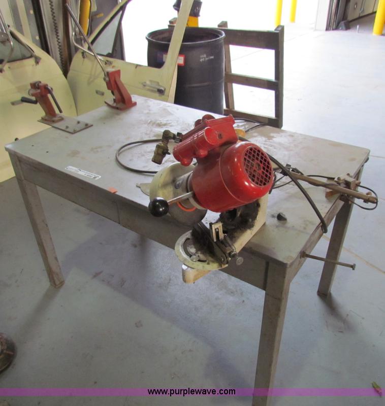 image for item V9332 Chainsaw chain sharping unit