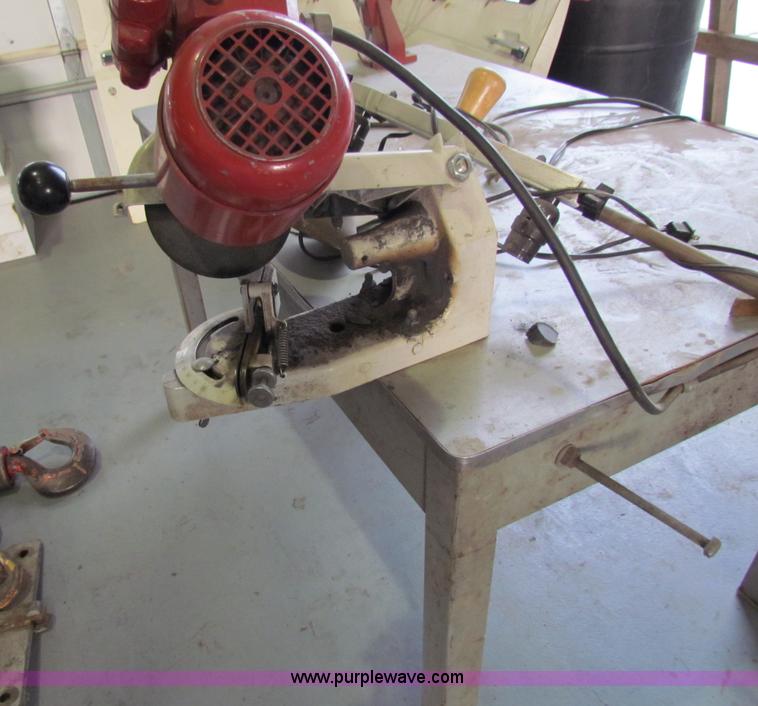 image for item V9332 Chainsaw chain sharping unit