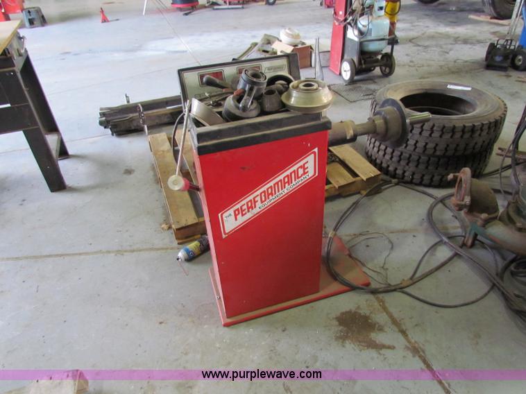 image for item V9337 The Performance Equipment tire machine