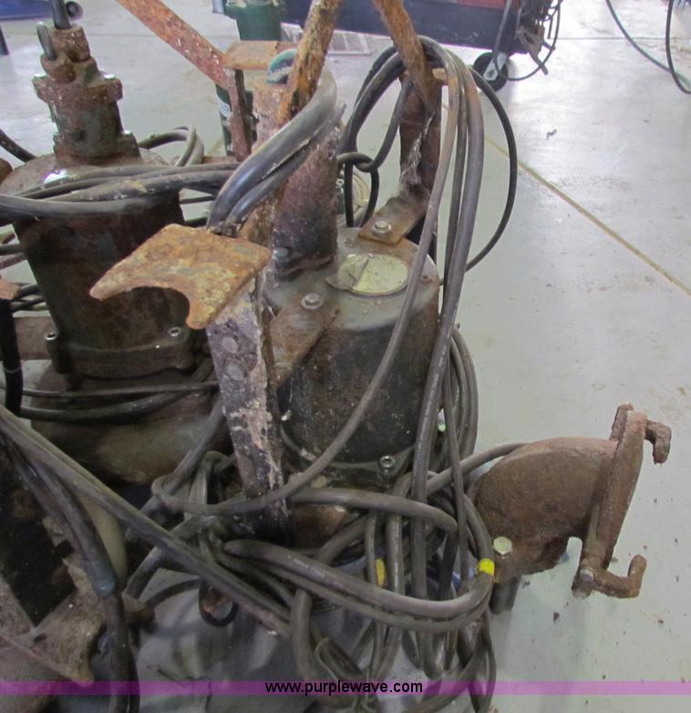image for item V9338 (5) sewage lift pumps