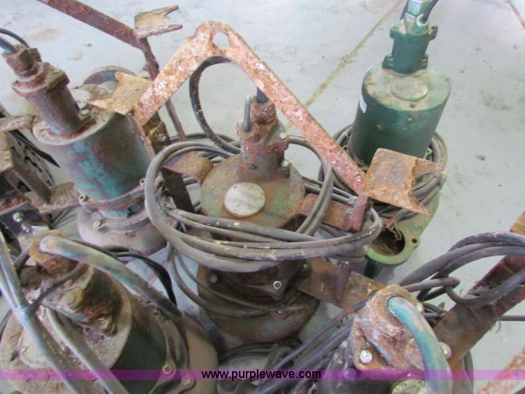 image for item V9338 (5) sewage lift pumps
