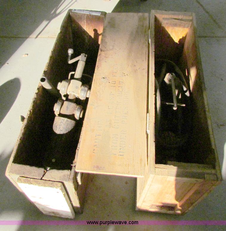 image for item V9342 Hydraulic cast cutters