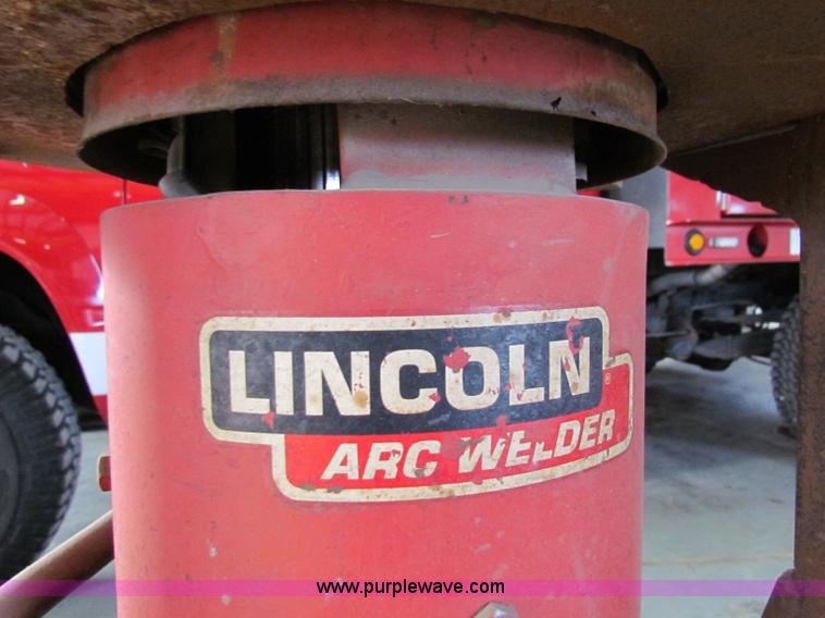 image for item V9345 Lincoln Lincwelder Aircraft arc welder