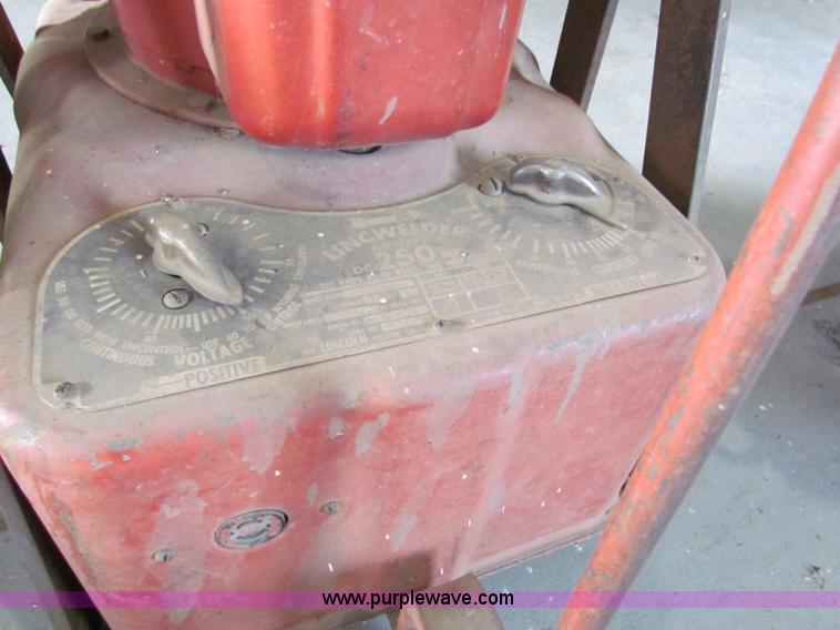 image for item V9345 Lincoln Lincwelder Aircraft arc welder