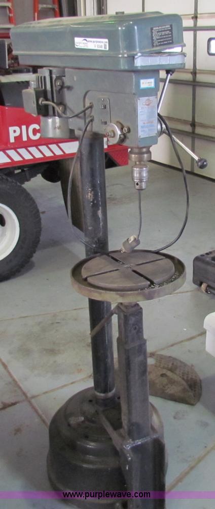 image for item V9348 Machine Tools drill press