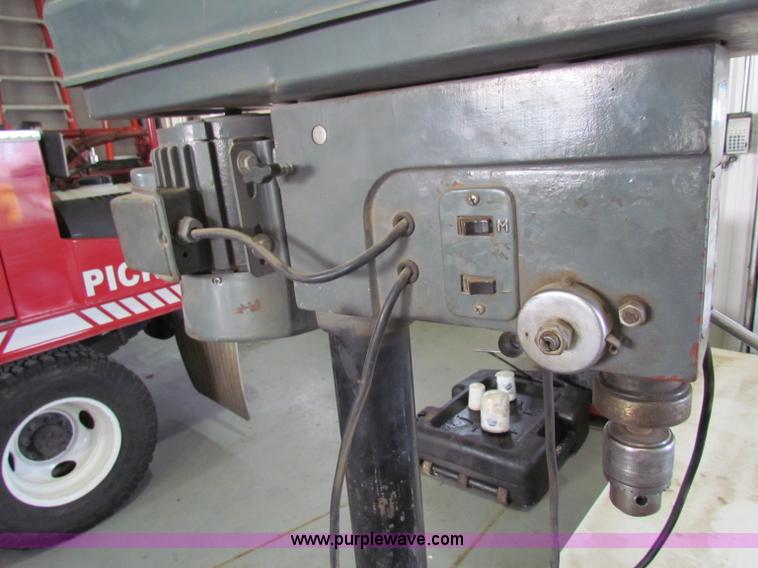 image for item V9348 Machine Tools drill press