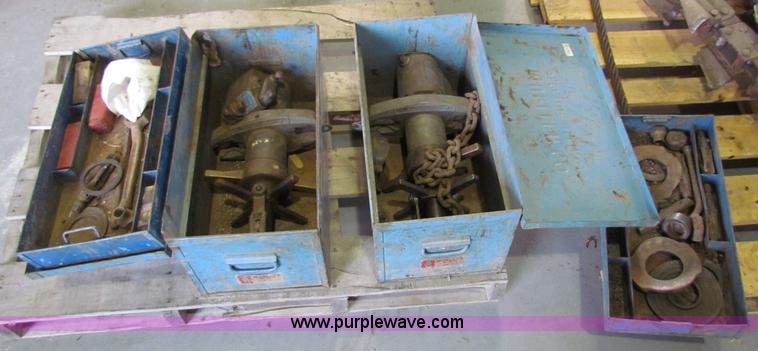 image for item V9349 Mueller B-100 drilling and tapping machine